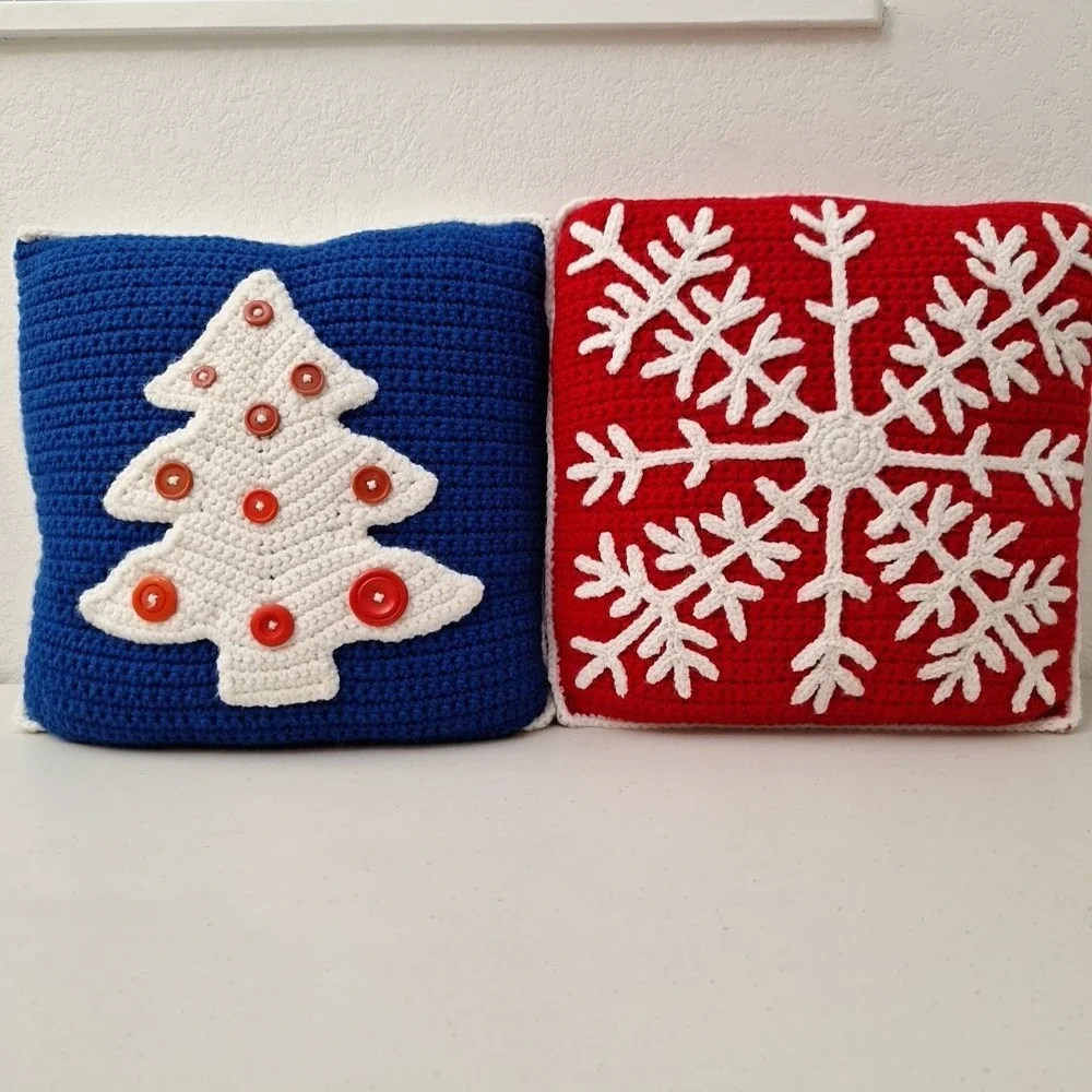 Vintage Handmade Set of 2 Square Crochet Christmas Pillows 14